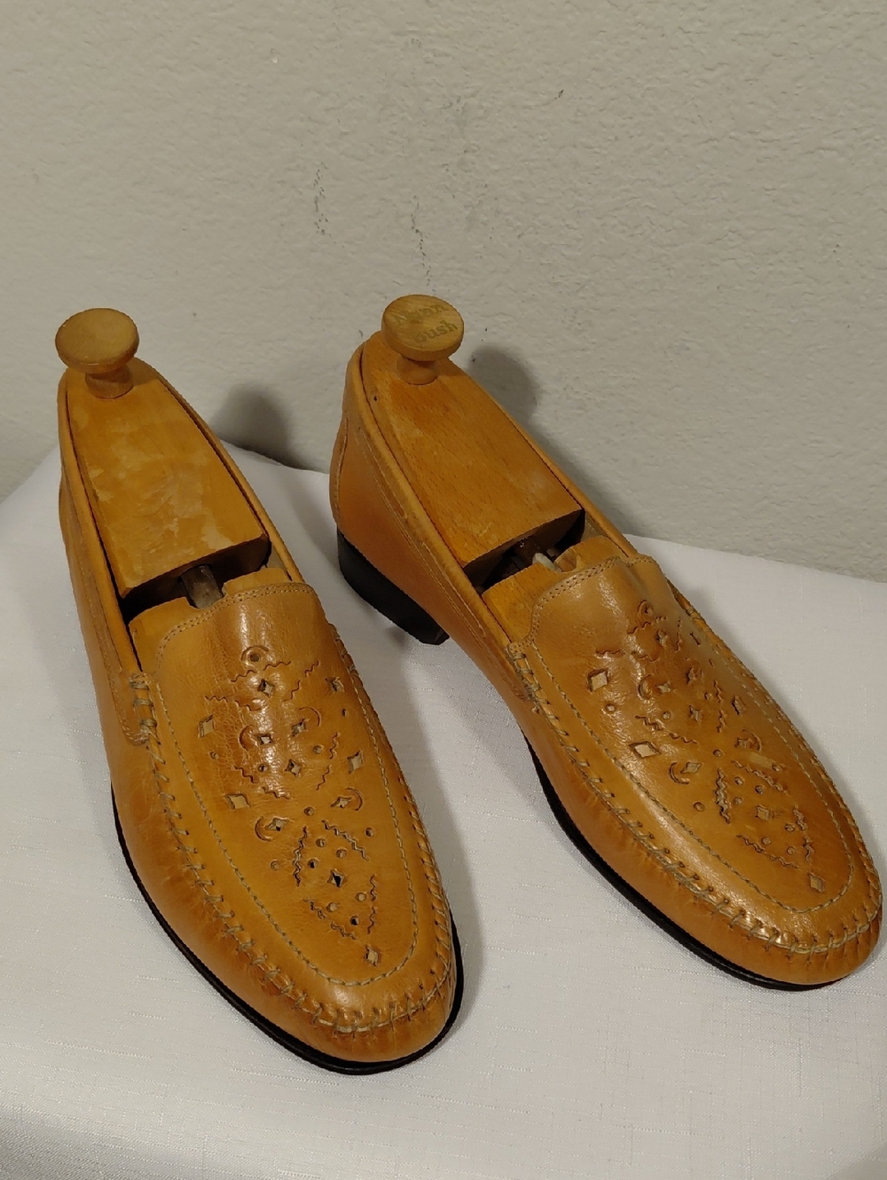 Brass Boot Tan Leather Slip-On Loafers
